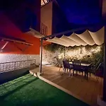 Perla Rossa A Due Passi Dal Villa Pianello Del Lario
