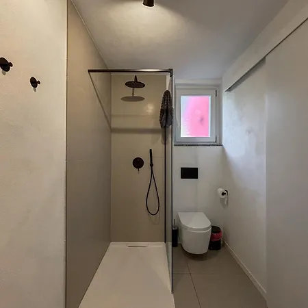 Perla Rossa A Due Passi Dal *