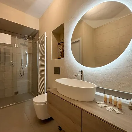 Perla Rossa A Due Passi Dal * Pianello Del Lario