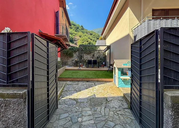 Villa Perla Rossa A Due Passi Dal Pianello Del Lario